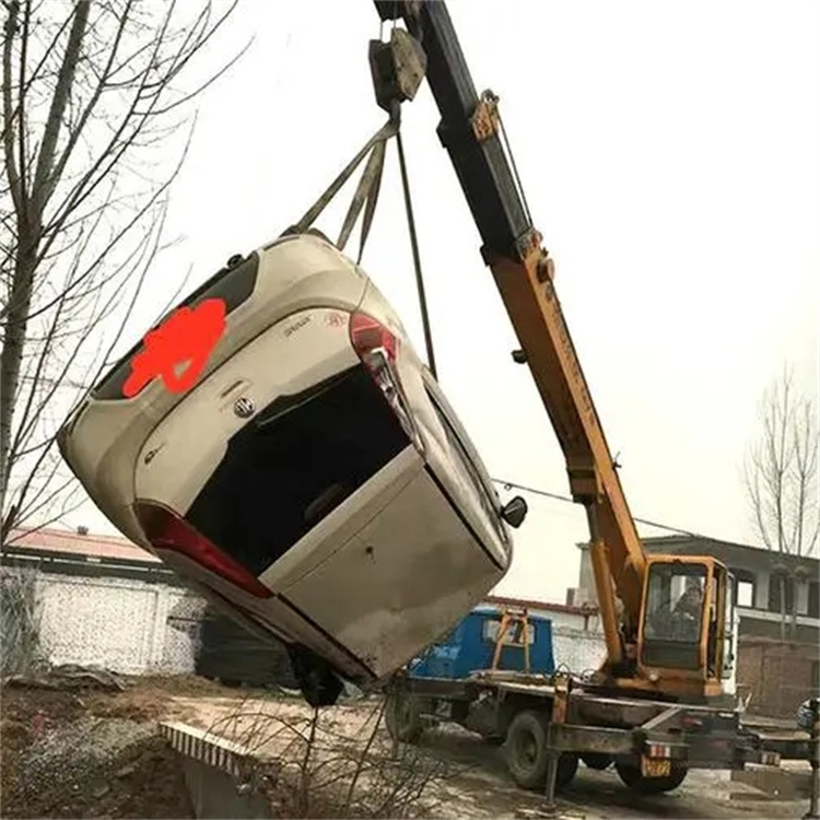 大化吊车救援小汽车怎么吊